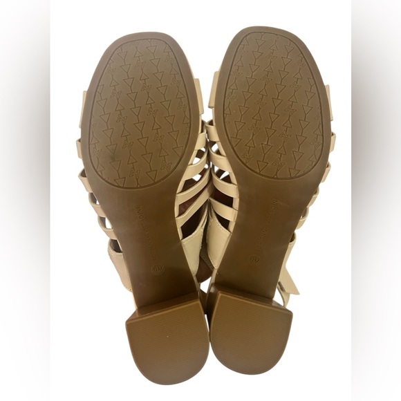 Adrienne Vittadini Albar Block Heel Sling Back Women’s Sandal Sz 9M NEW! - Picture 4 of 7